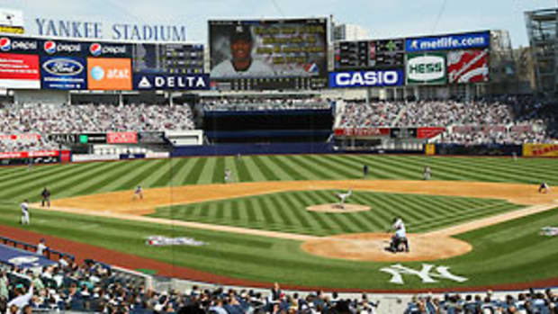 yankee-stadium-indians.jpg
